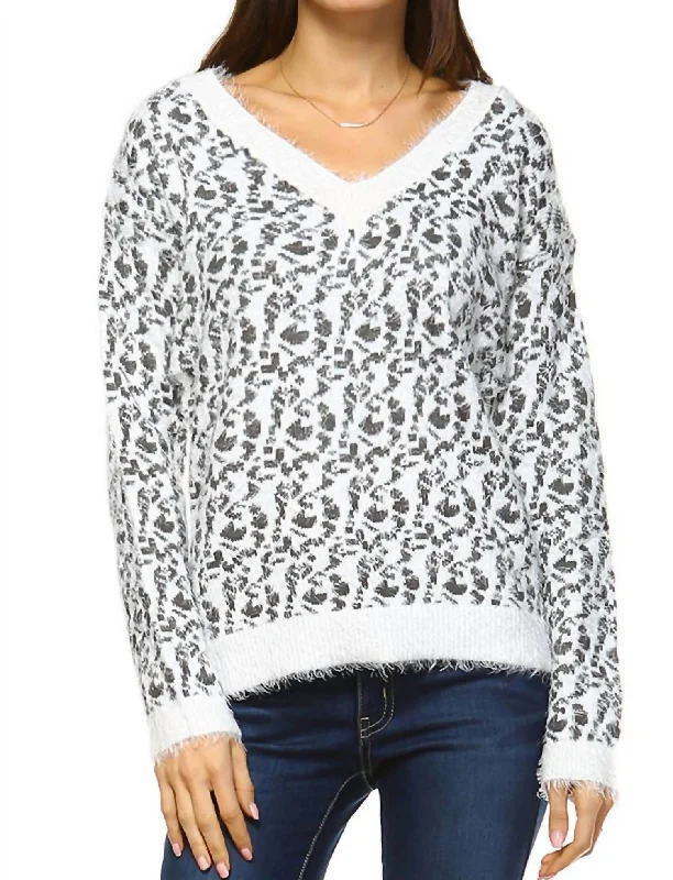 Women's Leopard Sweater In Grey